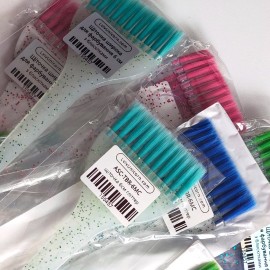 Щіточка з блискітками (колір випадковий)